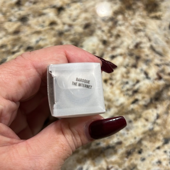 MAC Loud And Clear Baroque the Internet - Picture 4 of 4